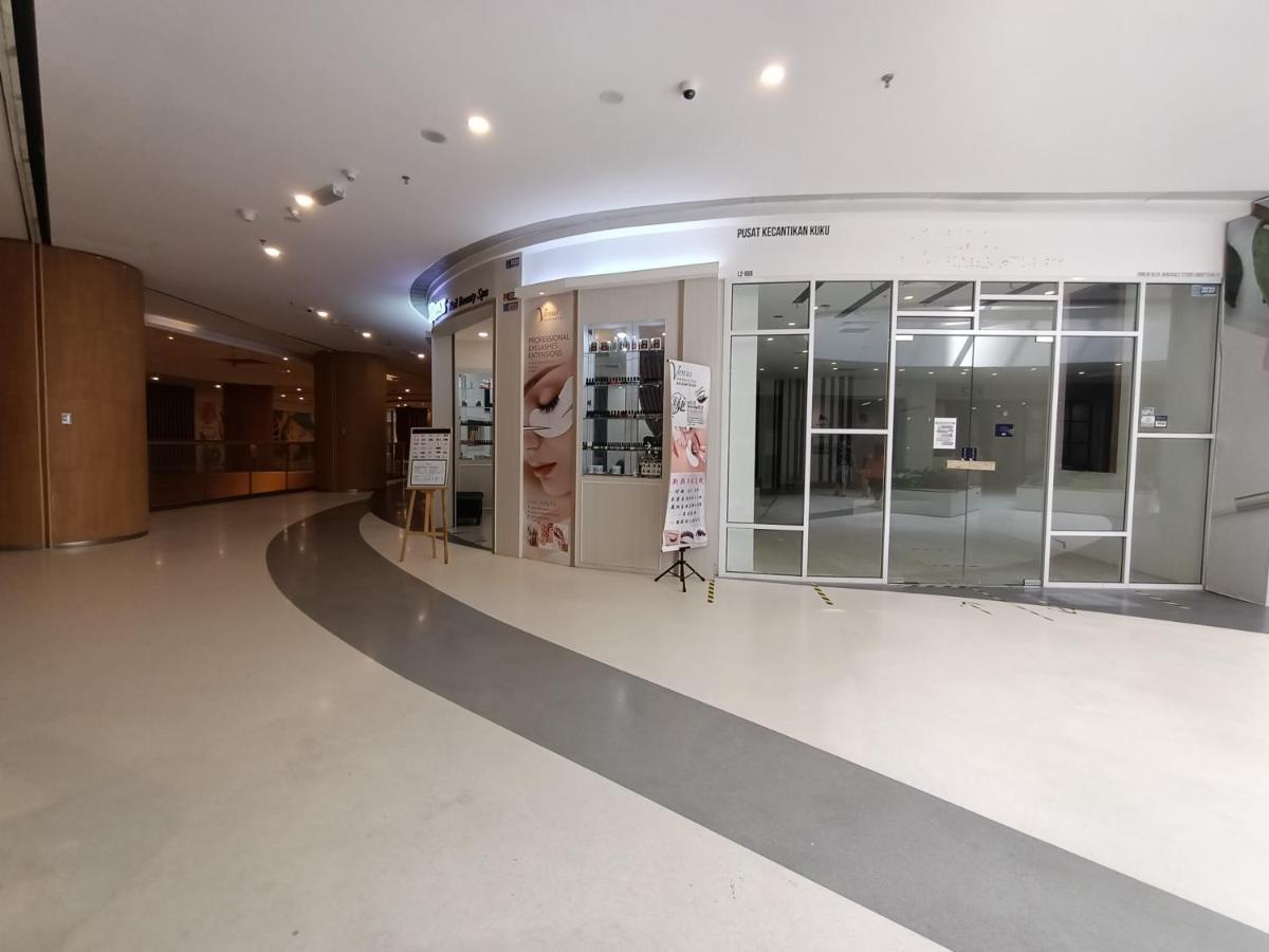 R&f Princess Cove Premium Apartemen